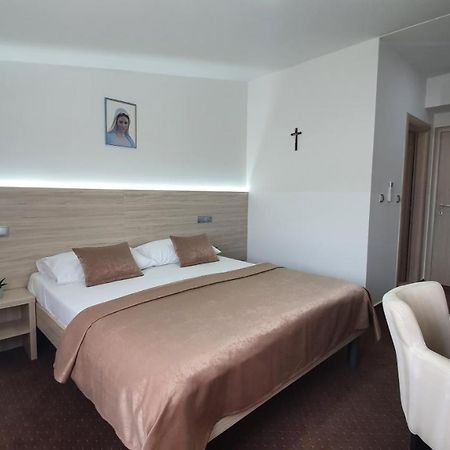 Hotel Glorija Medugorje Bagian luar foto