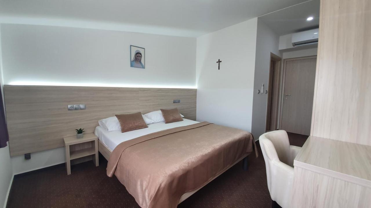 Hotel Glorija Medugorje Bagian luar foto